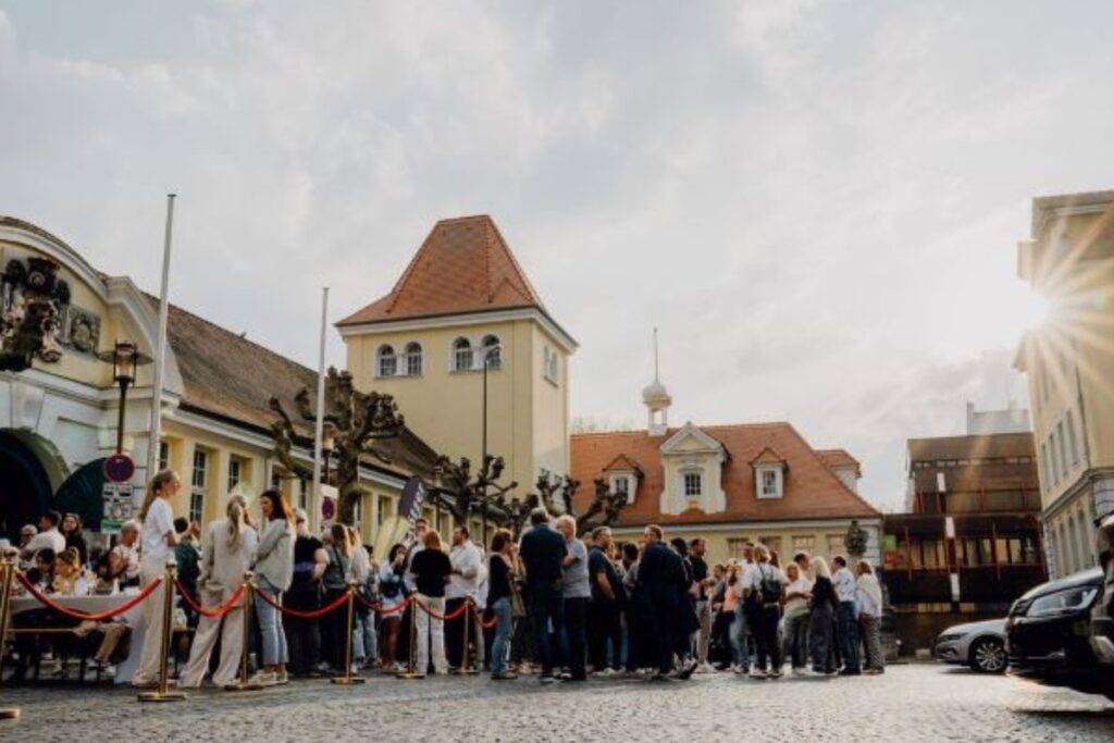 Markthalle Abendmarkt Außenansicht