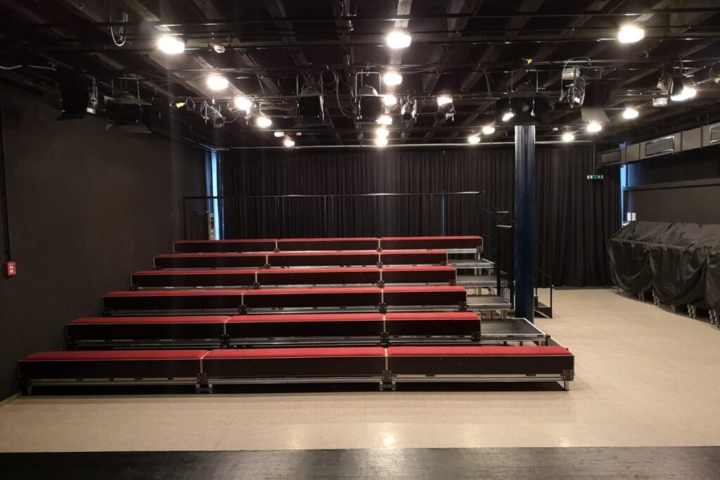 Stadttheater Studio mit Tribüne