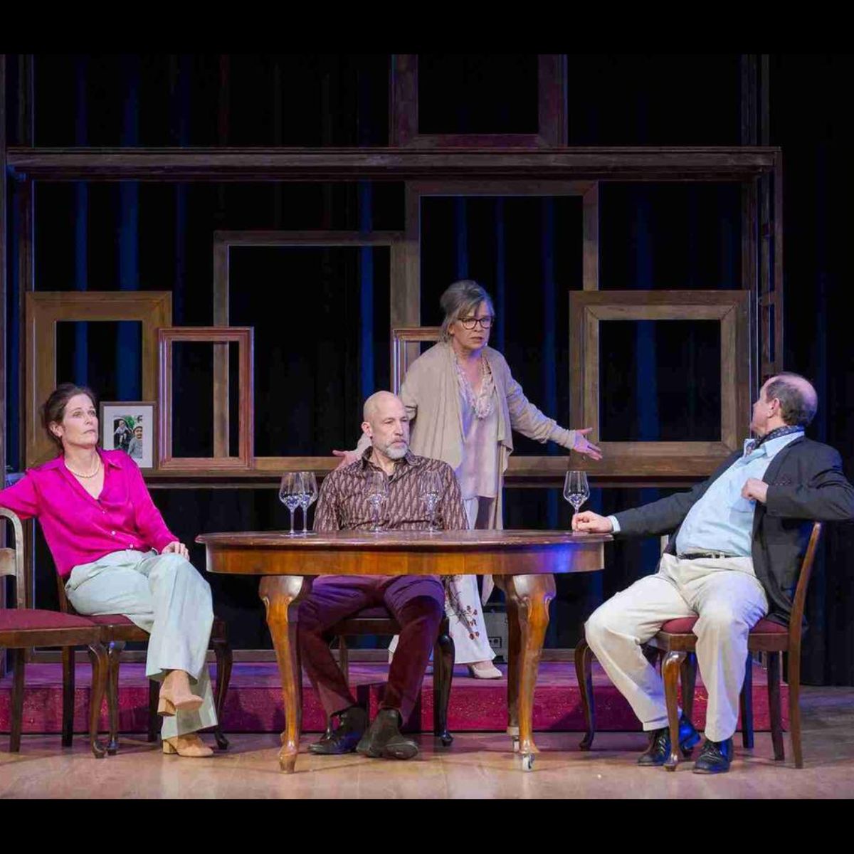 Und wenn wir alle zusammenziehen? - Komödie